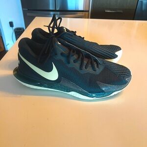 Rafael Nadal Tennis shoes- Nike court zoom Vapor cage 4